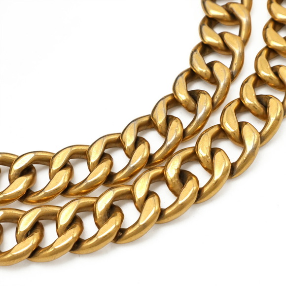 CHANEL Black Leather Shoulder Bag - Picture 5 of 10